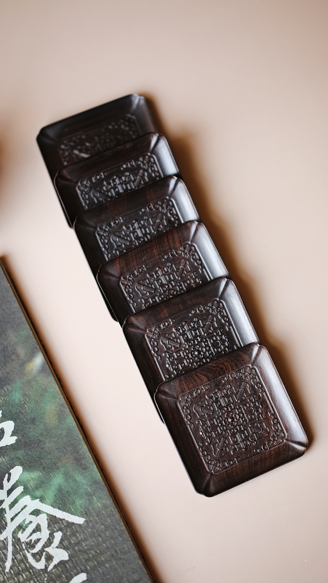 紫光檀 如意纹·杯垫精工细致，纹理意吉祥；置于茶桌间，高清雅的怀古之陈设。6.6