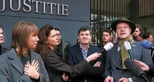 这一回中国可真要杀鸡给猴看了。中国实在忍无可忍，终于要杀鸡给猴看了，谁是这只鸡？