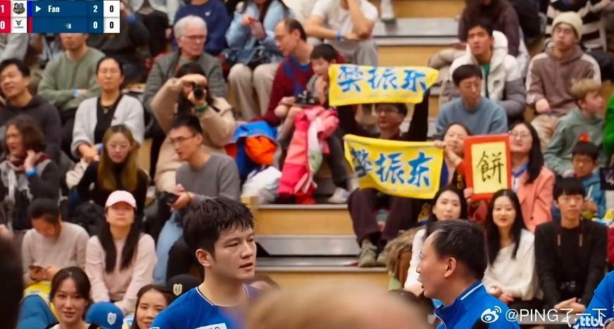 这是樊振东的一组局间照其内容好丰富。你都看到了什么？ 