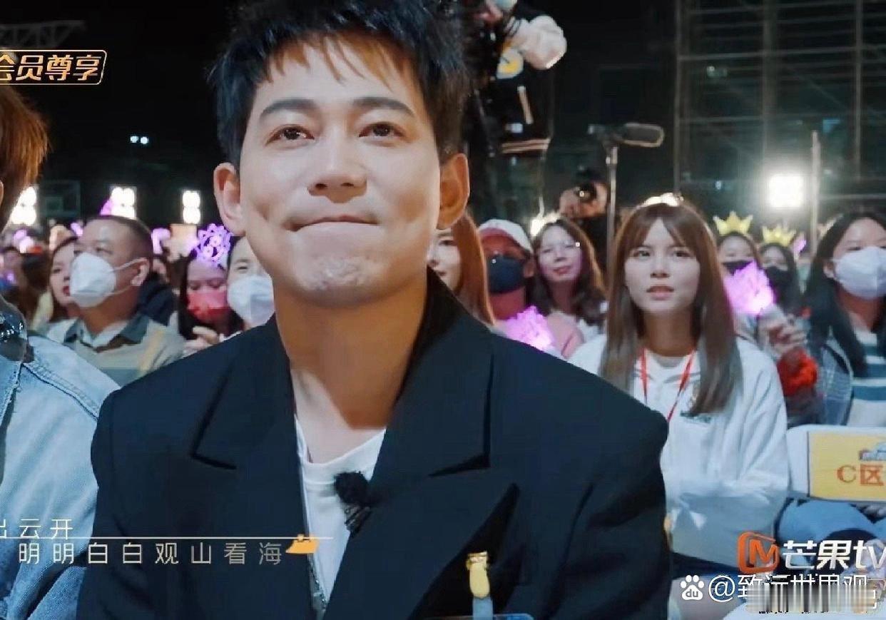 终于看到苏醒老婆的样子了，长得挺耐看的。 ​​​