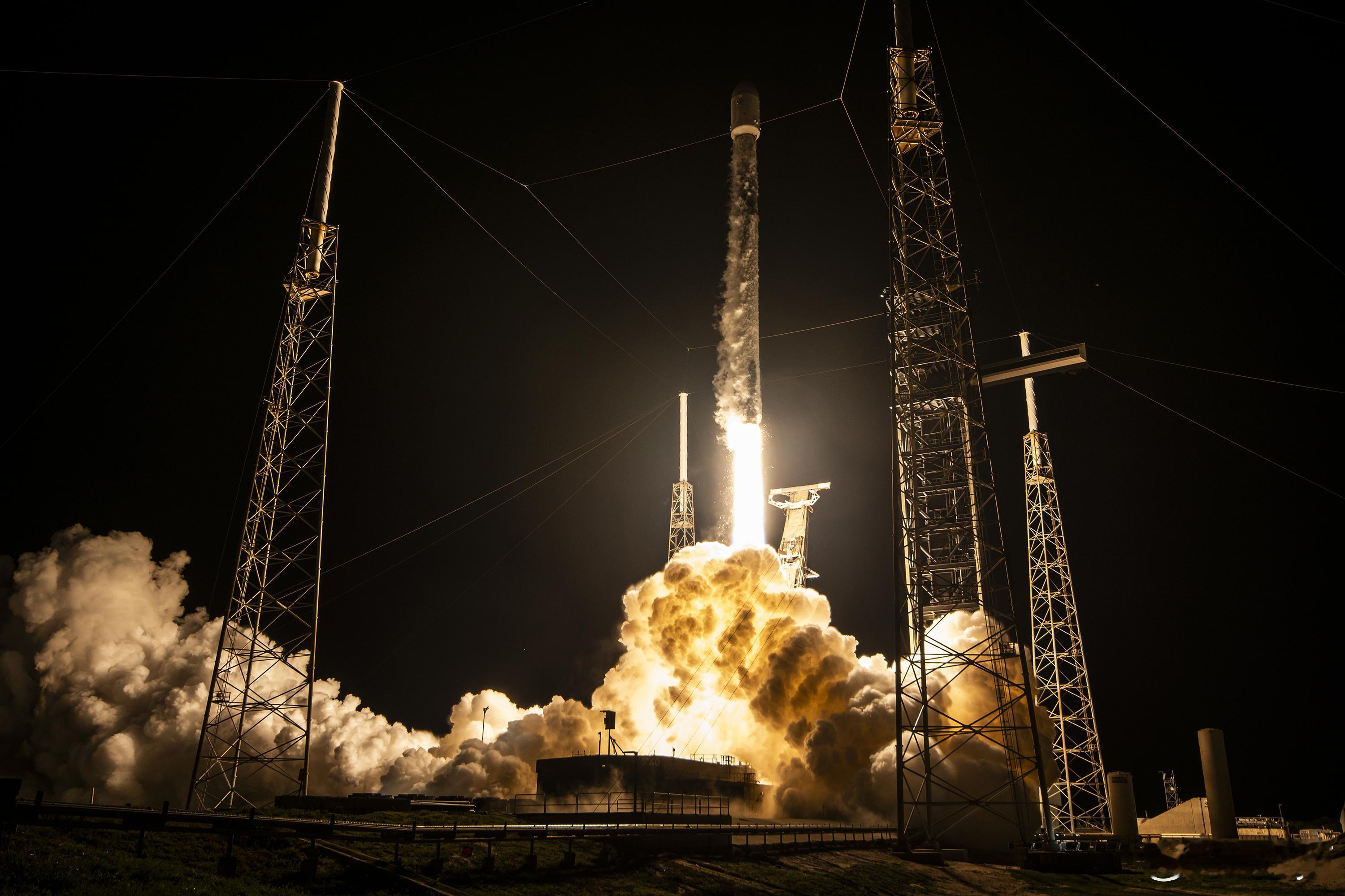 北京时间2026年8月5日15时49分，SpaceX从卡纳维拉尔角太空军基地SL