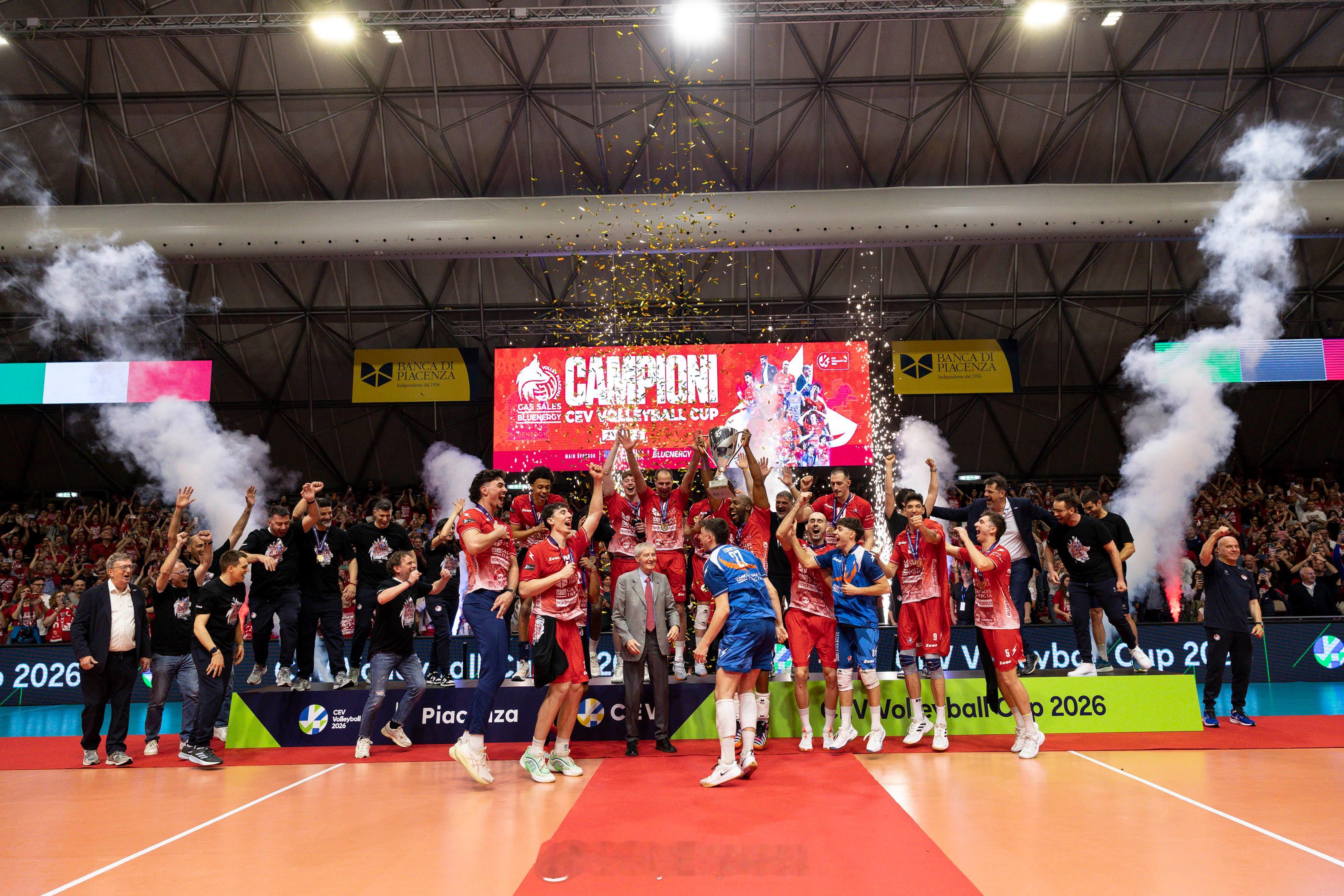 【男排欧联杯皮亚琴察3-0双杀吕讷堡 首次登顶欧战】国际排坛战报速递 4月22日