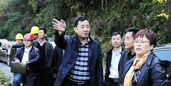 陈行甲，反腐英雄，怎么就离开官场搞公益了？这背后，女干部被逼，贪官落马，贫困县大