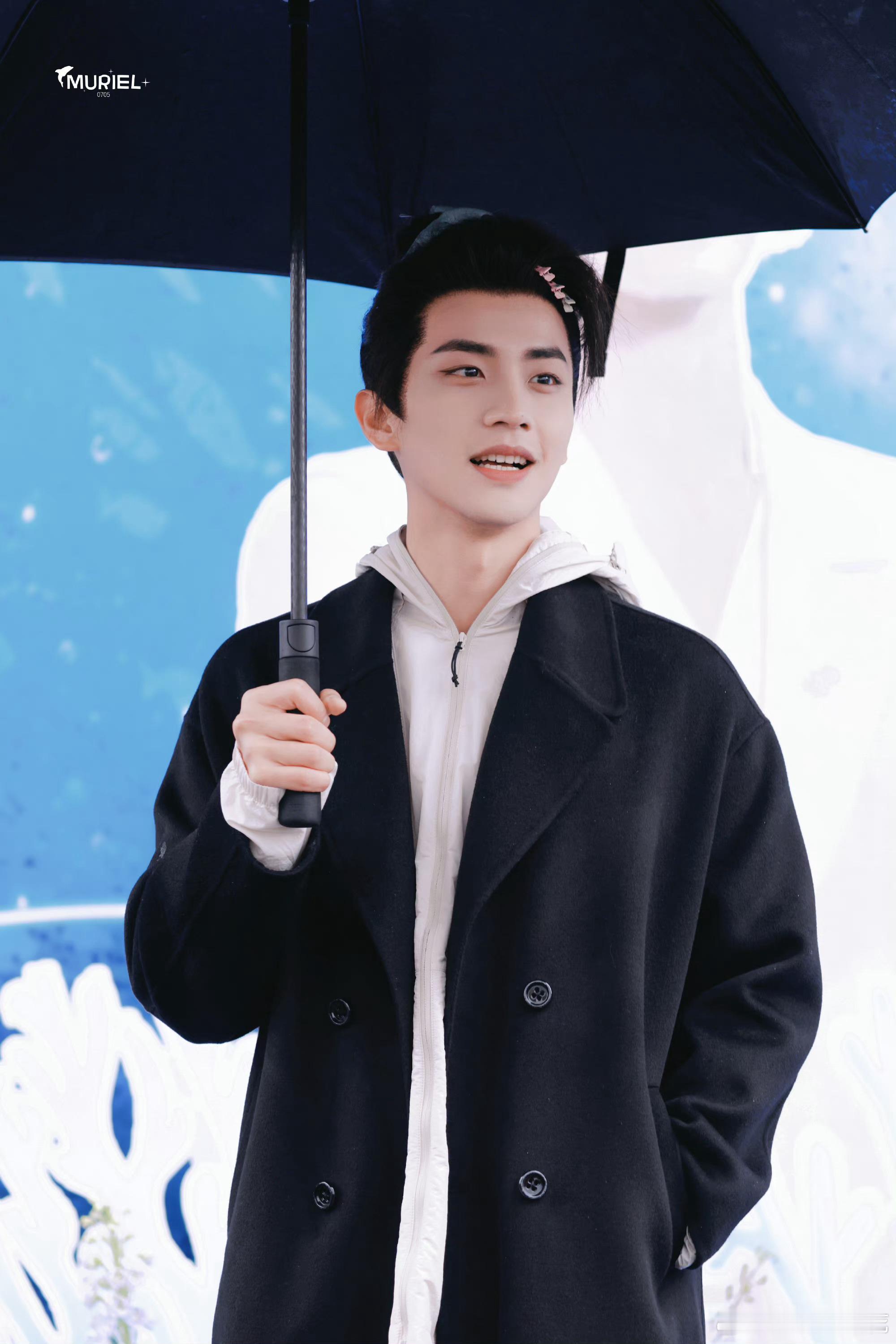 #陈鑫海临江仙古装妆造#陈鑫海的古装扮相真的绝了，扑面而来满满的青春活力朝气。喜