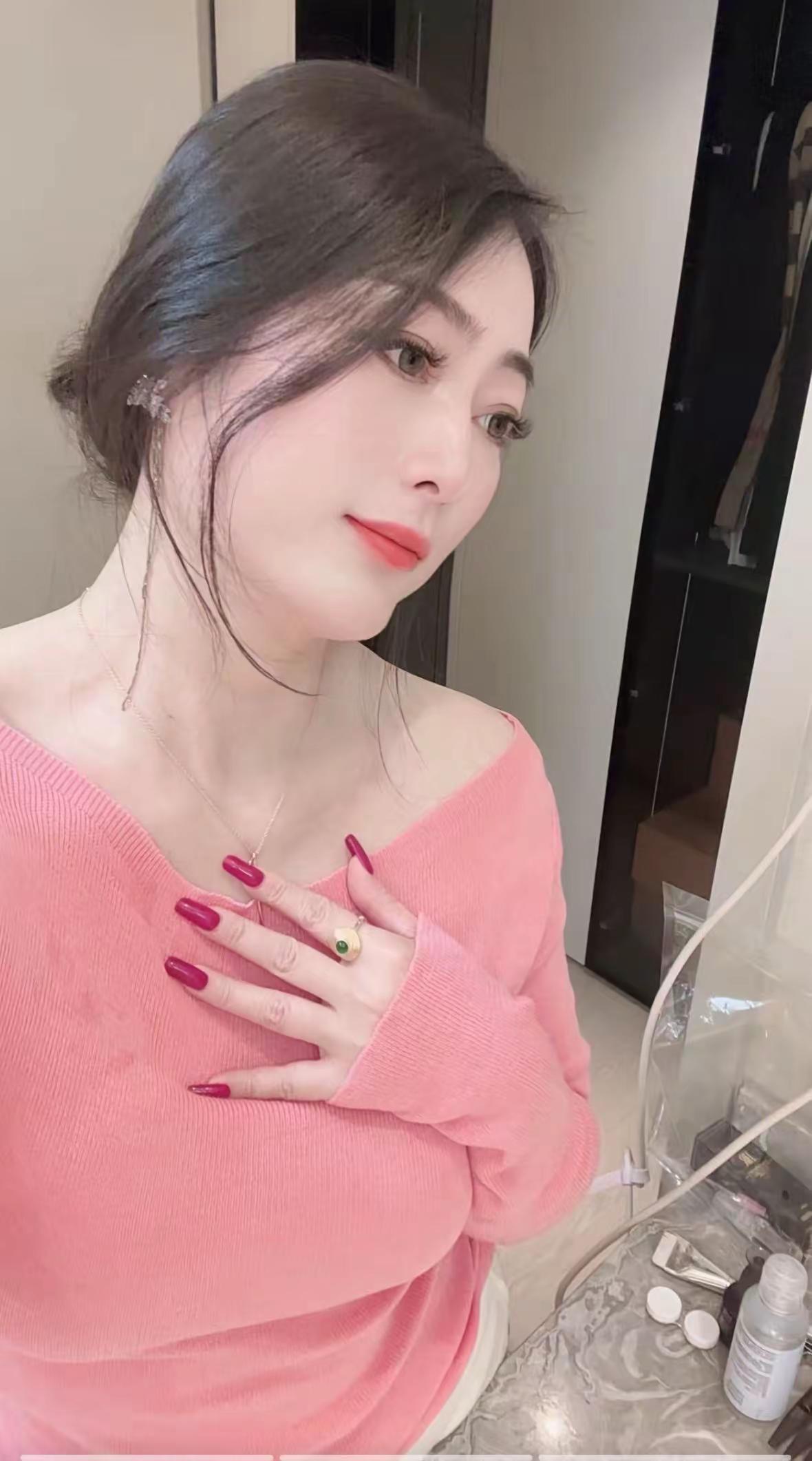 唇釉试色听首歌