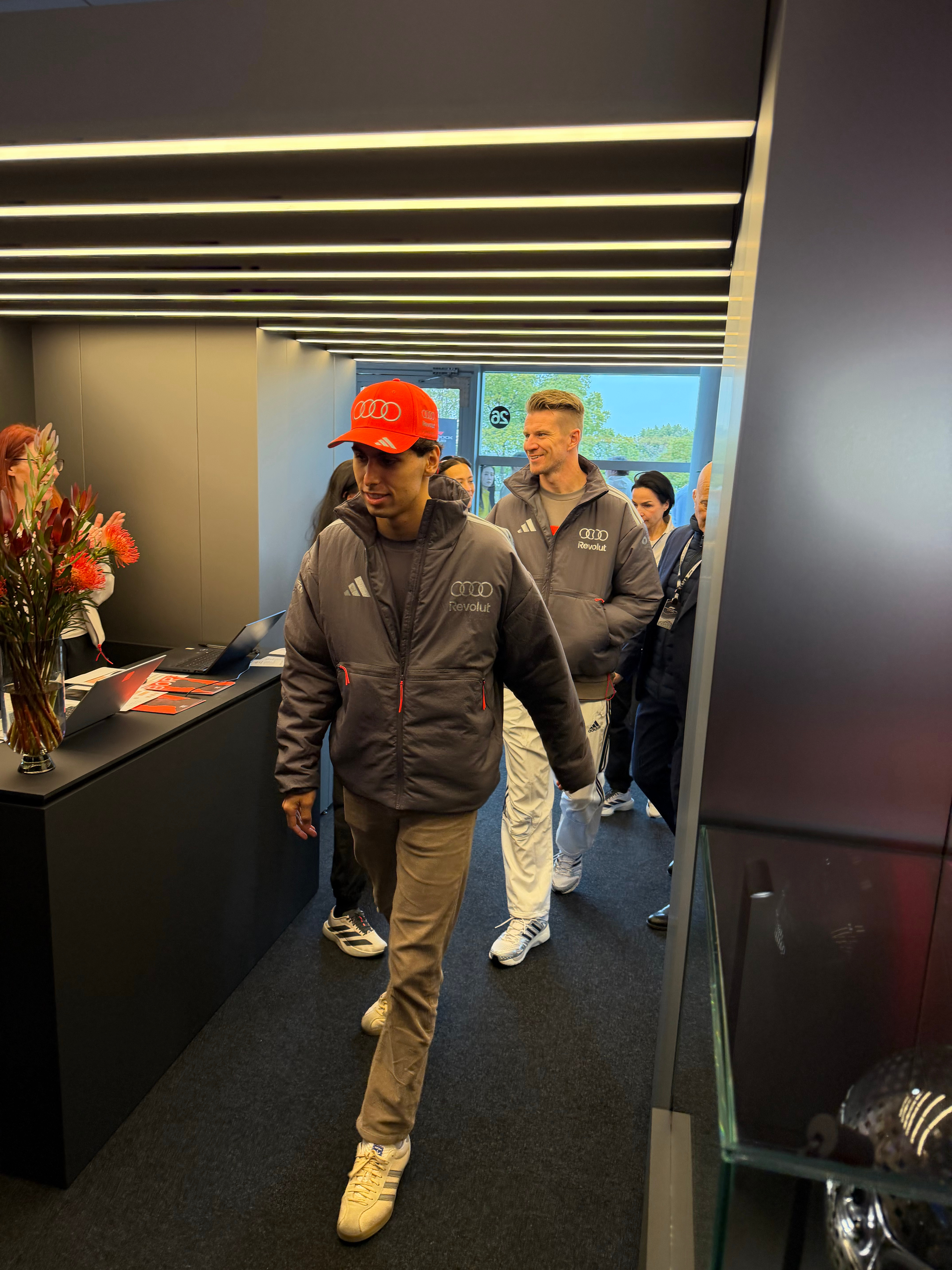 Man！！！霍肯博格和博托莱托来了 f1