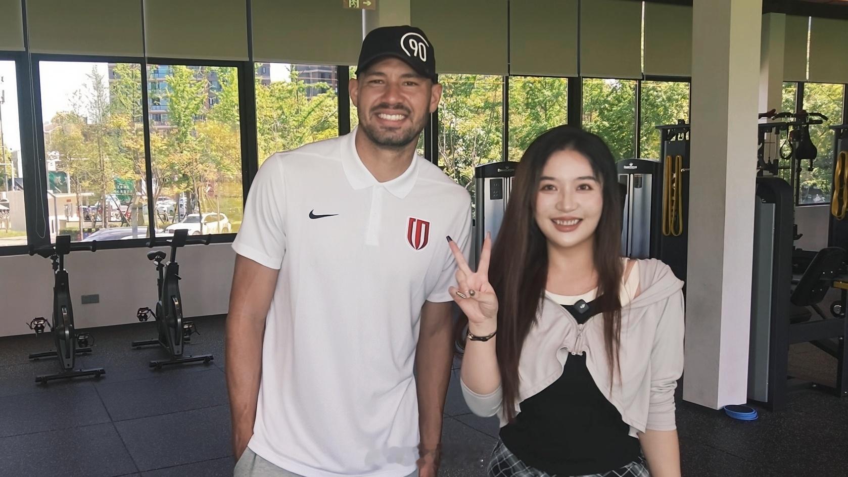 阳光开朗费头子健康平安，越来越强成都蓉城forbettercity