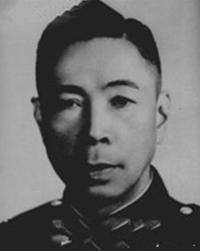 谢肇齐
谢肇齐，男，清光绪二十九年(1903年)生，中山镇人。先后入英国皇家空军
