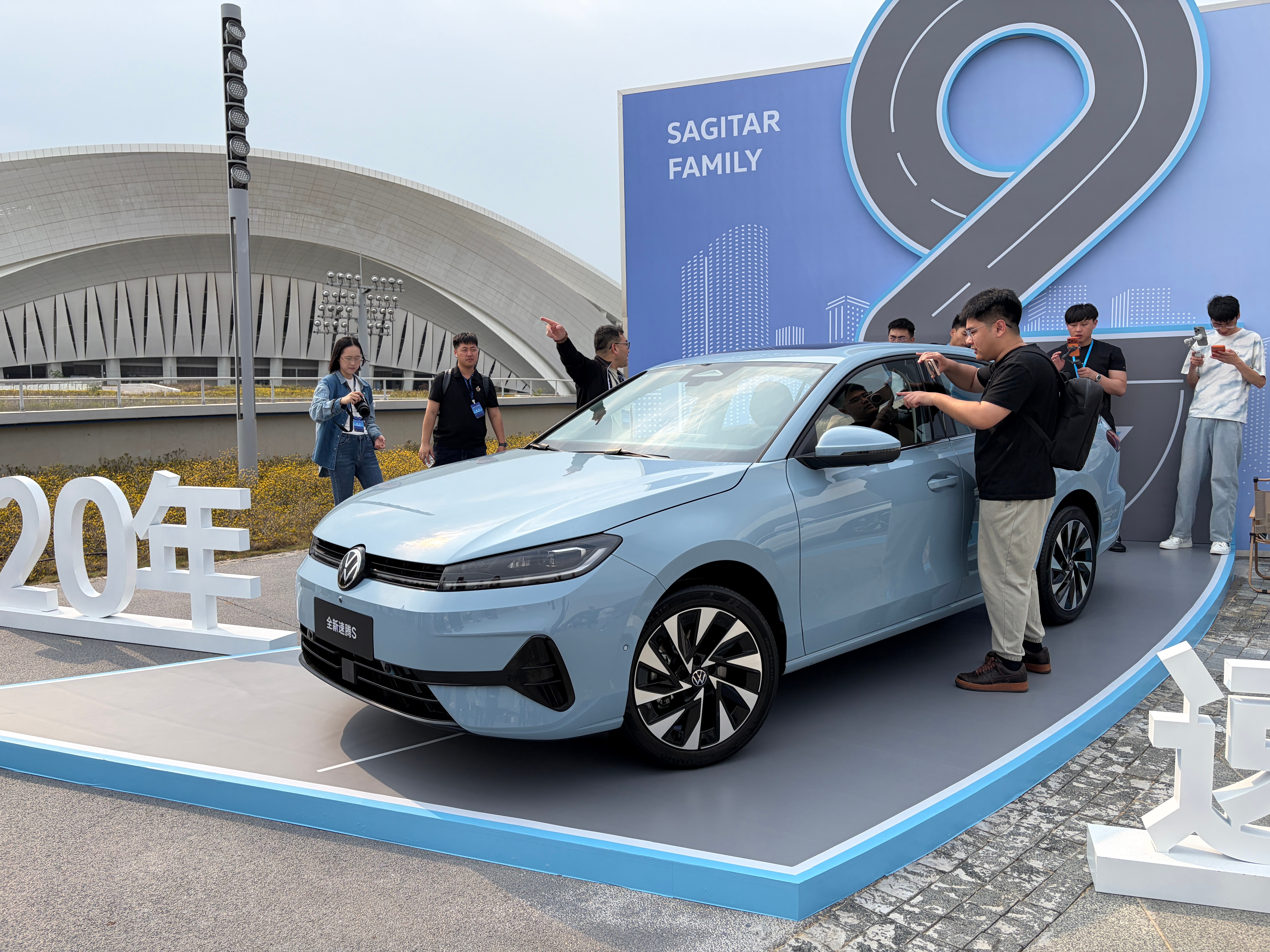 一汽-大众今天一次性发5款车都是燃油车！从入门10万级的速腾S到大5座全新揽巡这