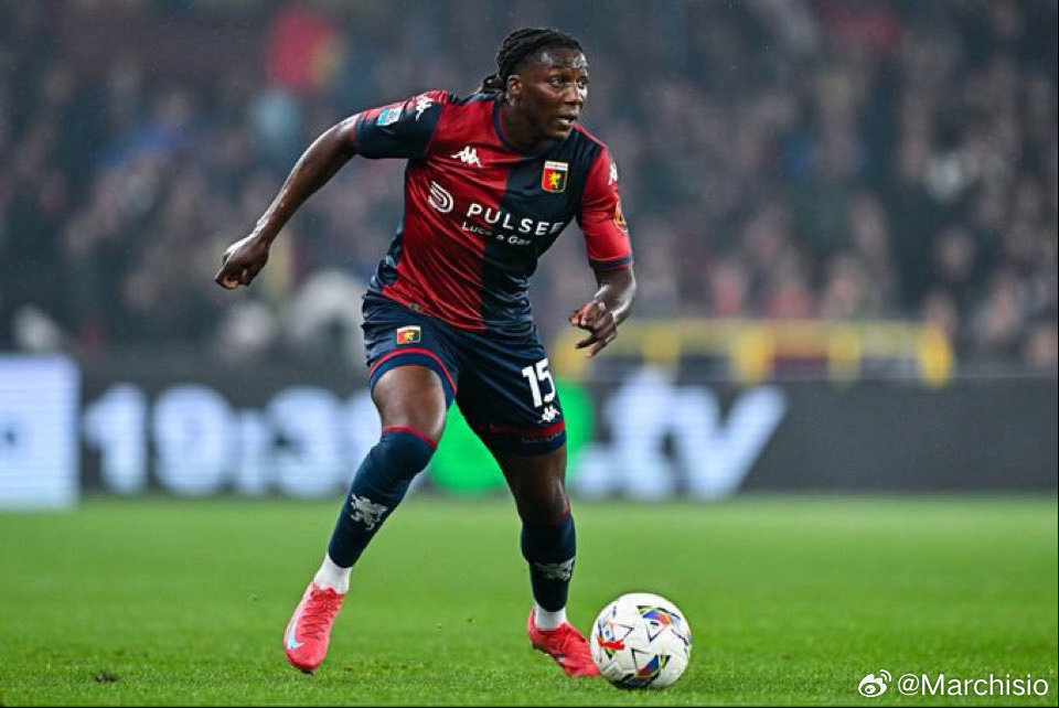 多家媒体确认，昨天尤文图斯的球探又秘密出现在了热那亚和乌迪内斯的比赛现场，他们考