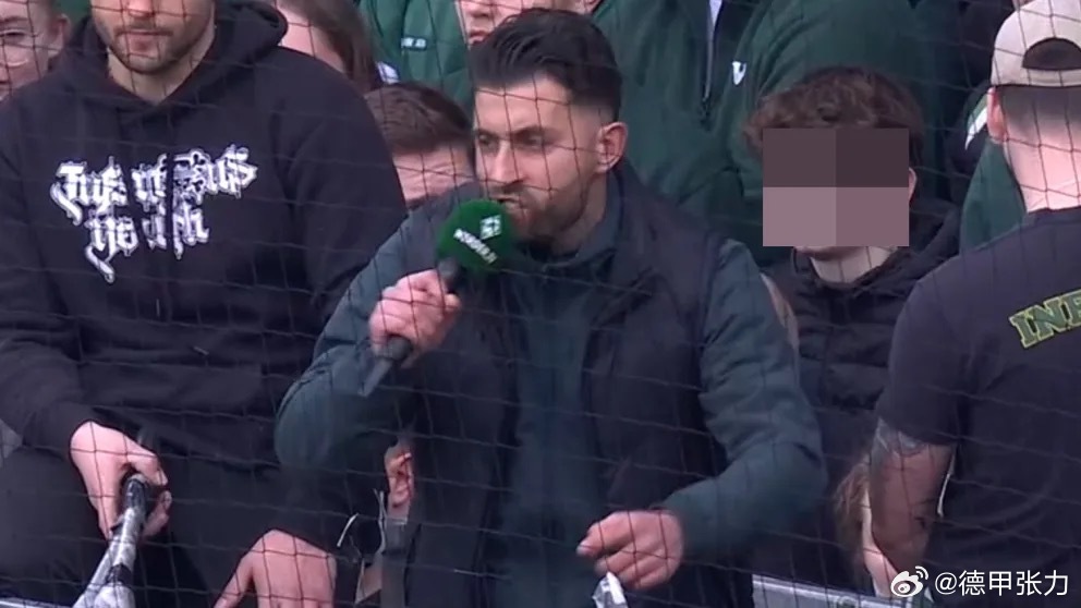 不来梅死忠球迷领袖在和海登海姆赛前，用四分钟讲话激励球队。上轮比赛输球后，不来梅
