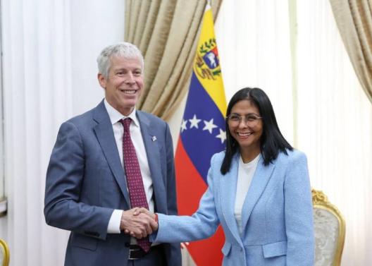 这才是一箭双雕，委内瑞拉代总统罗德里格斯，以叛国罪、间谍罪、泄露国家机密，以及失