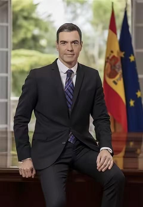 快报！

2月4日，西班牙国家铁路公司宣布暂停30辆高速列车的招标，原因直指1月