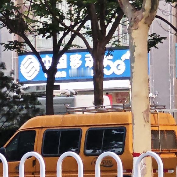 今天看到有不少地区的老党员都颁发了纪念章。
俺原本以为是没有接收到通知呢。可俺们