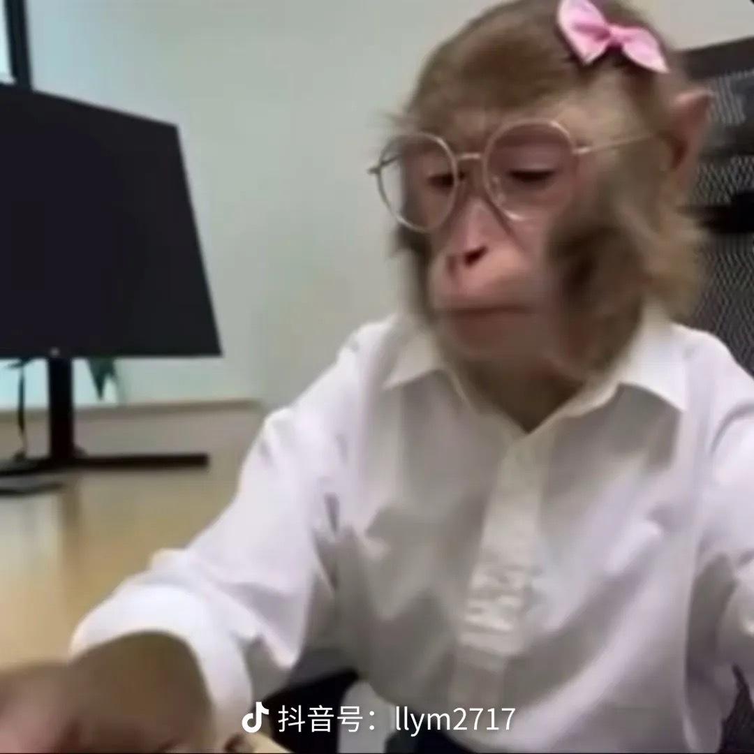 上班带我的那个老师人超级好，平时我工作不熟悉或者做错了也不会急躁，只会引导我发现