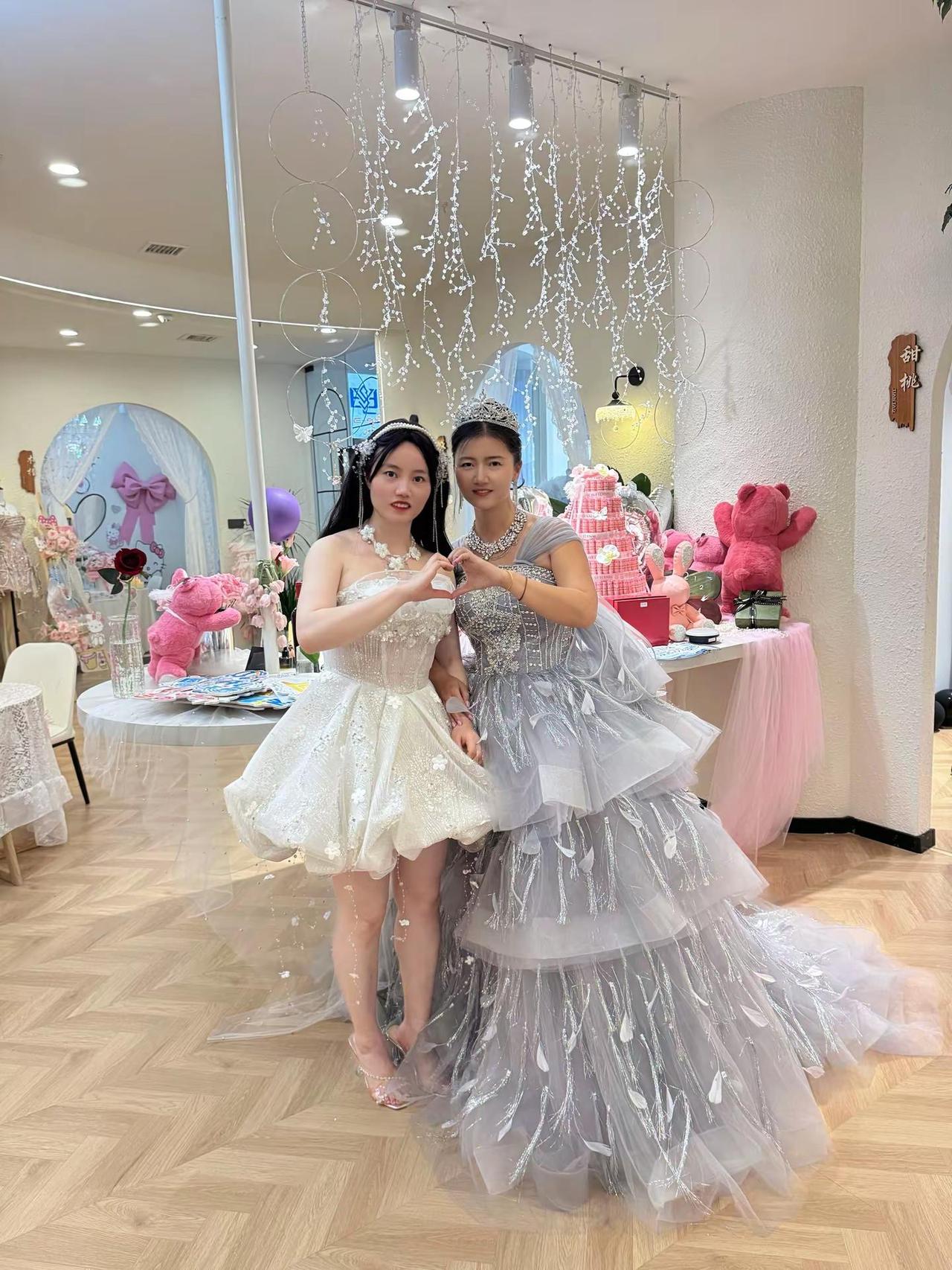 谁懂！和许久未见的妹妹赴一场公主晚餐 分开一年多终于和我的妹妹在西安碰面啦🥹随