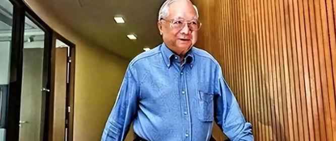 捐款美国7亿、又向中国捐510亿，香港富豪胡应湘，竟遭李嘉诚威胁

最近，李嘉诚