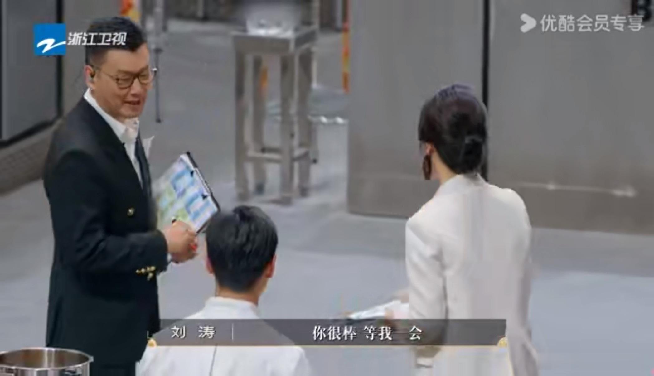 刘涛刚哭完就被一道菜哄好了 美容餐buff叠满！燕窝鸡翅兼顾美味养颜，让刚哭过的