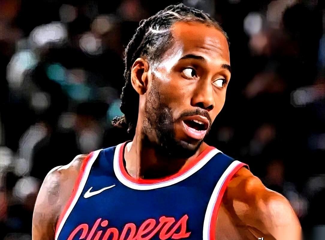 快船赢了球，记者把话筒怼到小卡嘴边，问他到底怎么保持这么猛的？
潜台词很明显：聊