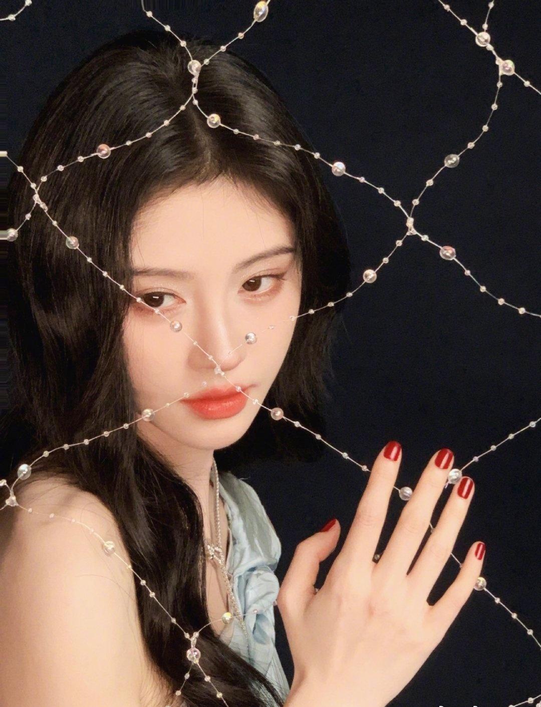 鞠婧祎 jjy鞠婧祎站在那里不是为了被看见 jjy鞠婧祎杂志刷新最高纪录 

 