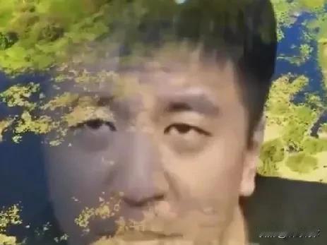 张雪峰含泪退场：一句“再见”，炸出教育圈亿万黑金链！
直播终极夜，他崩溃鞠躬：