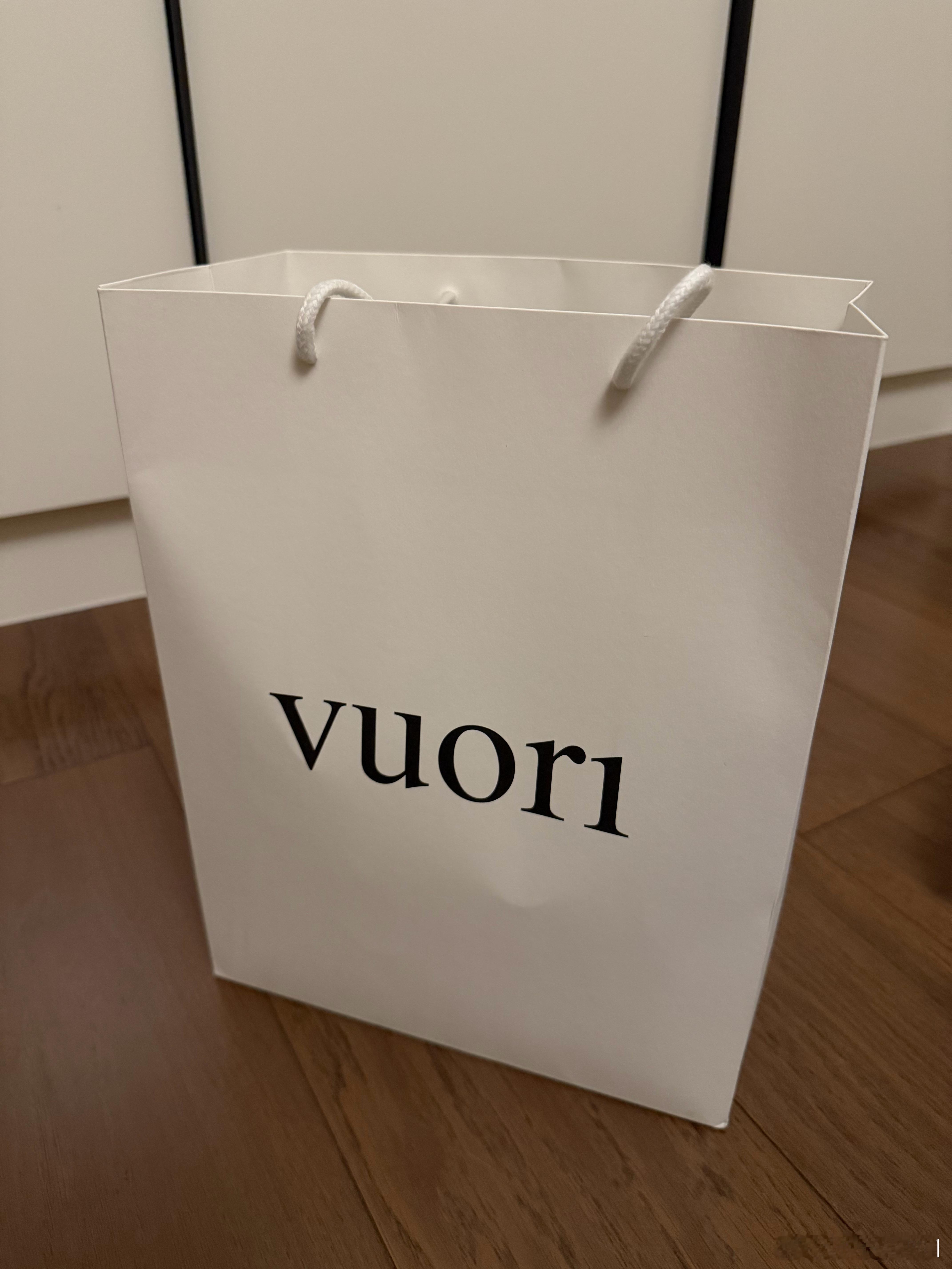 大家去上海环贸4楼的vuori买东西报快乐小顾的名字可以打八折。仅限新人。（其实