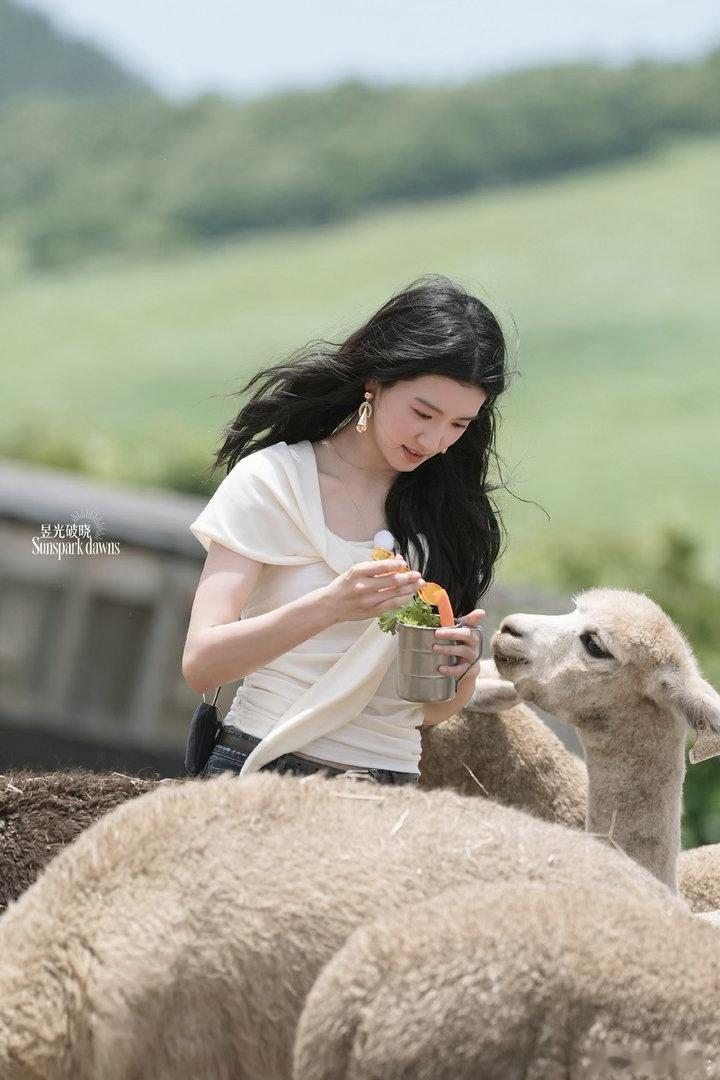 卢昱晓  lyx卢昱晓 lyx卢昱晓南衣 你是我情诗里念念不忘的每一行.𝓨𝓸