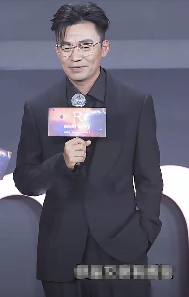 什么叫逆袭！
我说实话，王宝强刚离那会儿，真替他捏把汗。
但你看现在，整个人
