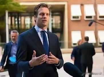荷兰经济大臣卡雷曼斯刚放话，说下周初就要派高级代表团来华，专门解决安世半导体那摊