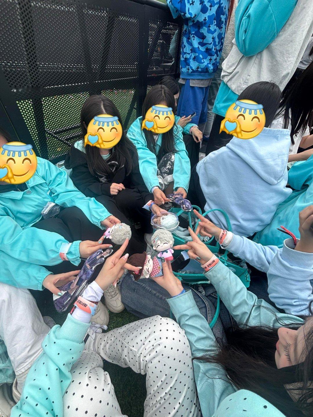 汽水音乐节，到处都是刘雨昕的兵。伞姐+昕蓝色，绝美，燥候唱跳女王。 