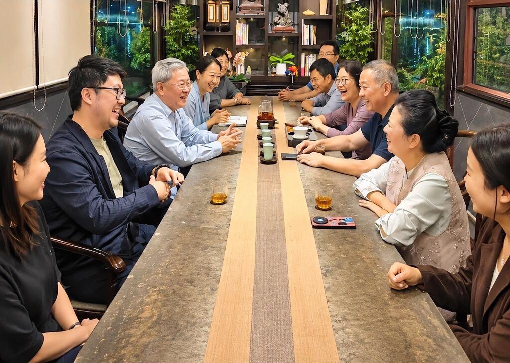 10月19日下午，苏州市商标协会会长刘海东一行来到苏州市家用电器协会走访交流。双