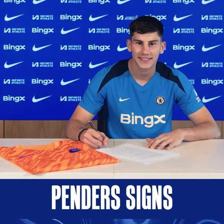 官方消息，切尔西签下19岁比利时门将彭德斯，签约至2032年，球员明夏正式加盟。