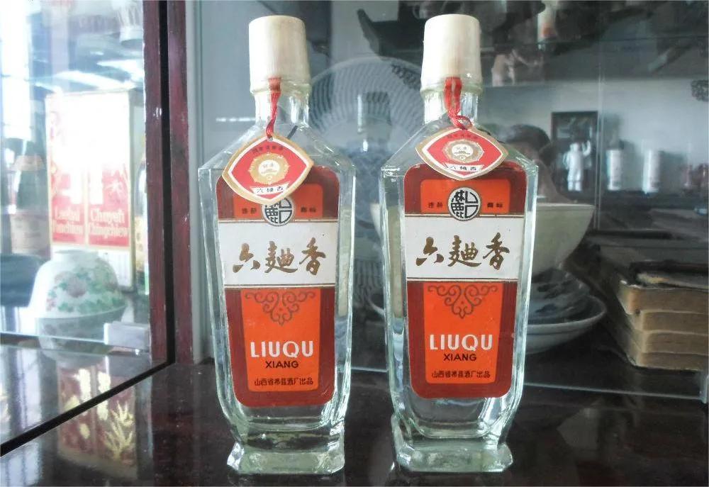 山西人饮酒怪象：桌上不见茅台、五粮液，反倒是这4款“廉价酒”

第1款：六曲香
