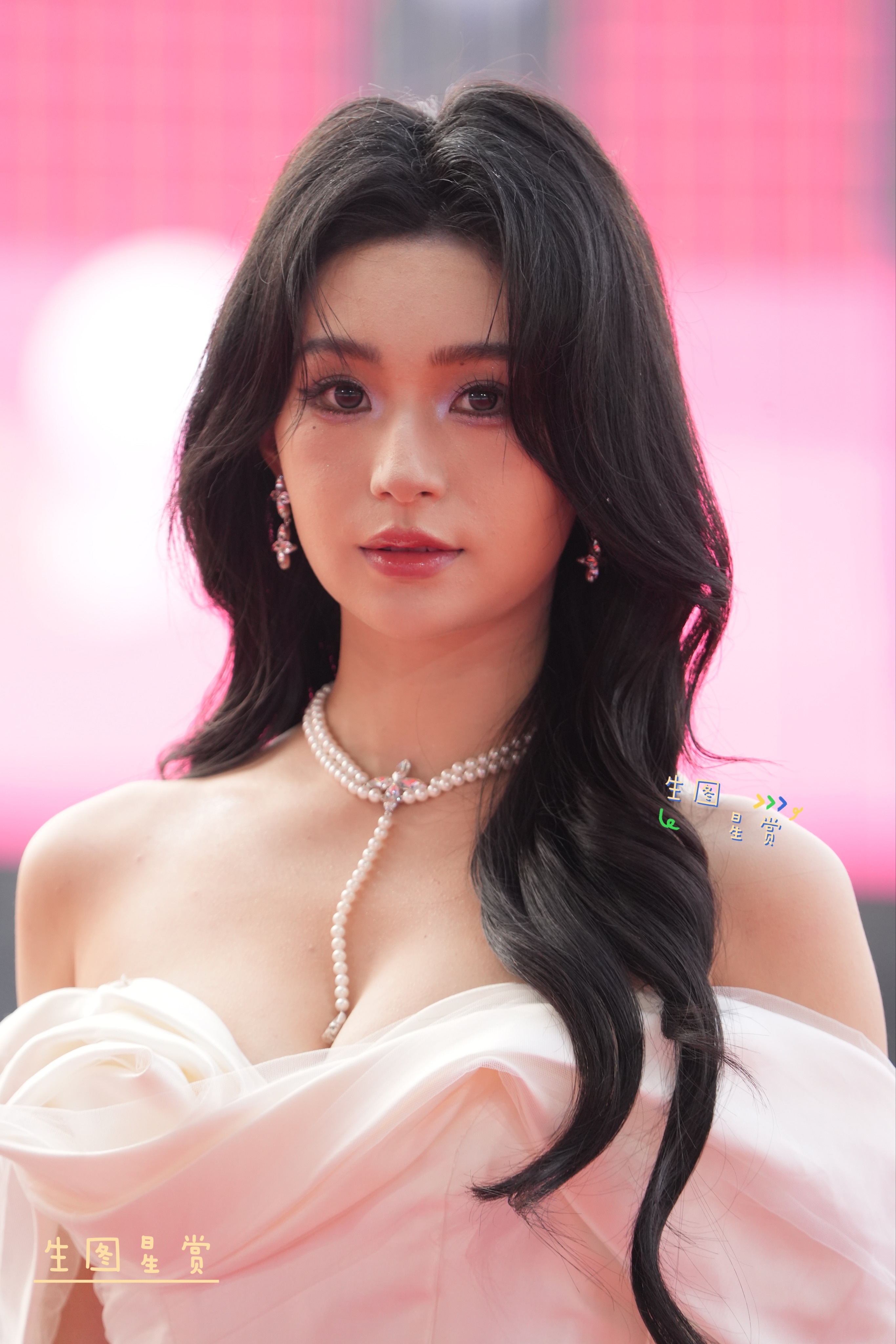 胡亦瑶×文荣奖红毯公主在发光🌟胡亦瑶鹅绒锁横店影视节胡亦瑶[超话] ​​​