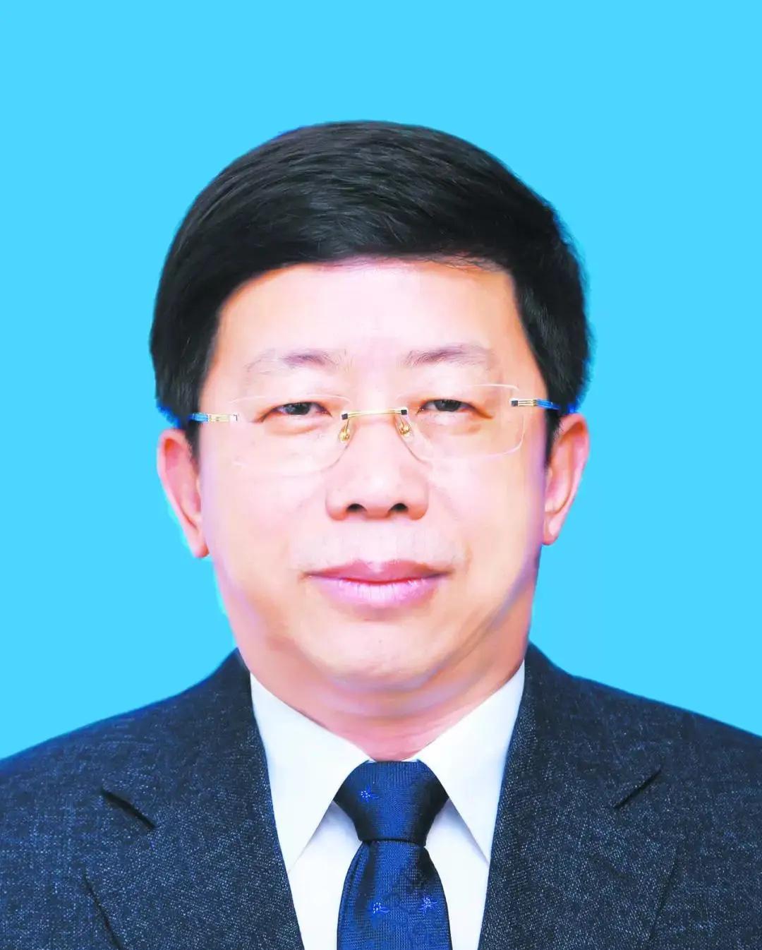 四川沐川95后女警罗慧琳，身为派出所副所长，遇到持刀行凶的歹徒，她没有半分退缩，
