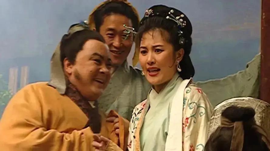 南宋年间，广平郡王孔彦舟爱上了自己的女儿，为了娶女儿为妻，就把小妾扔到军营中，让