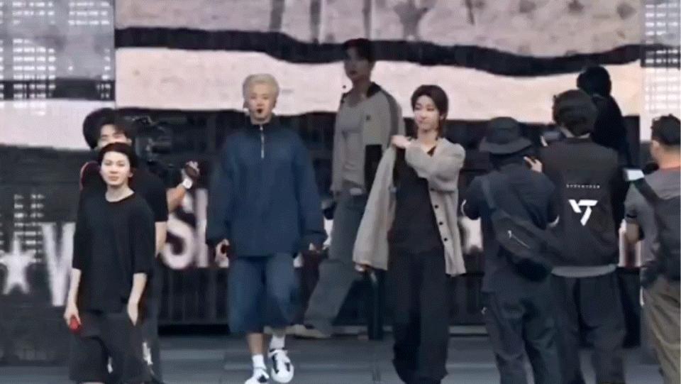 “你怎么那么妩媚啊” ​​​