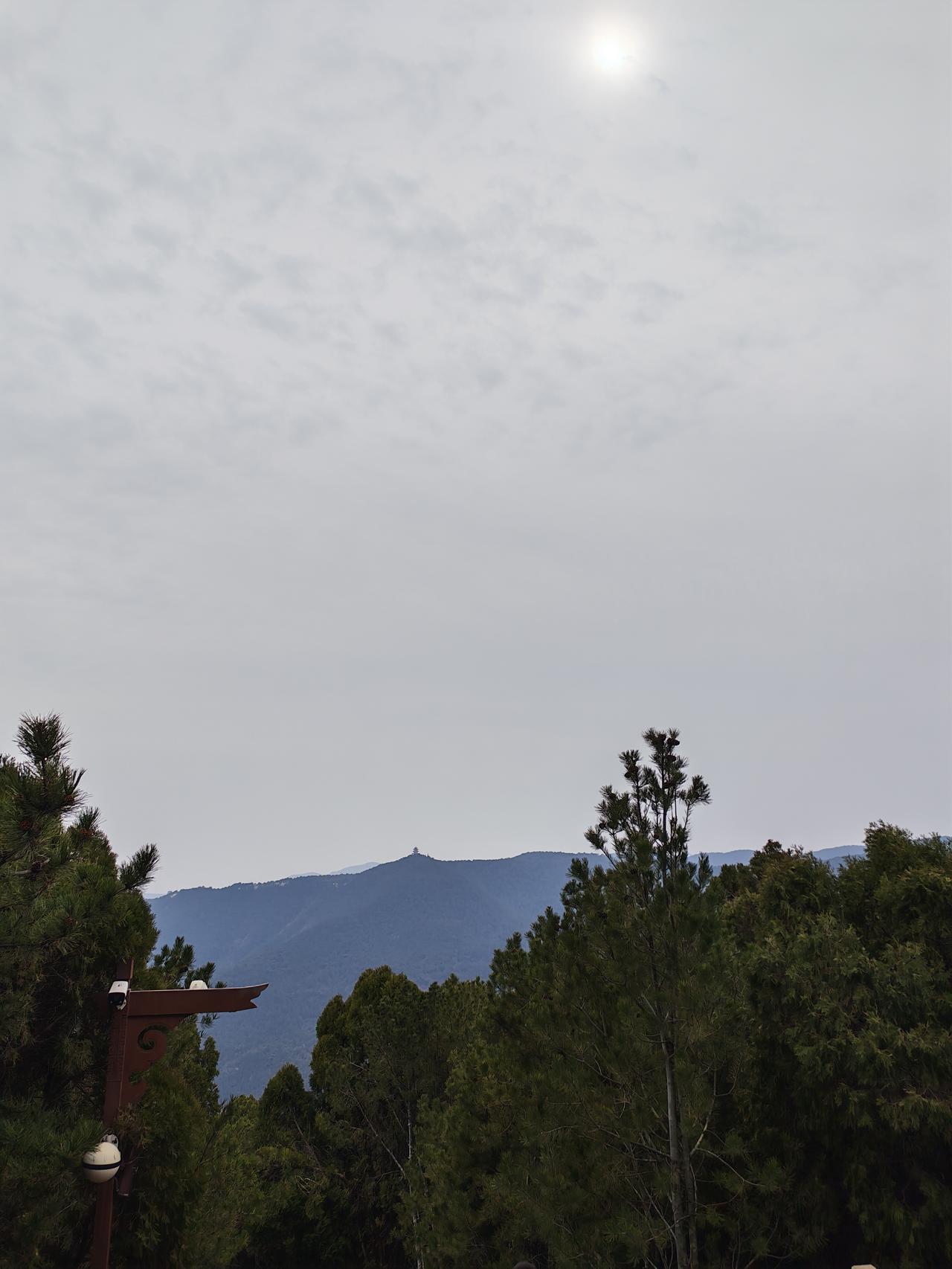 晒图笔记大赛太原·天龙山，虽然春寒料峭，但已是葱葱郁郁。