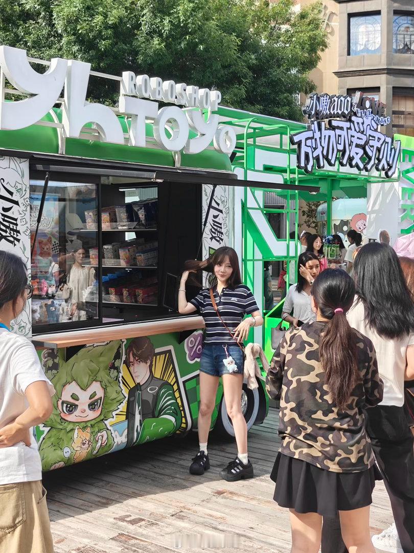 蓝色港湾偶遇李小璐 ​​​
