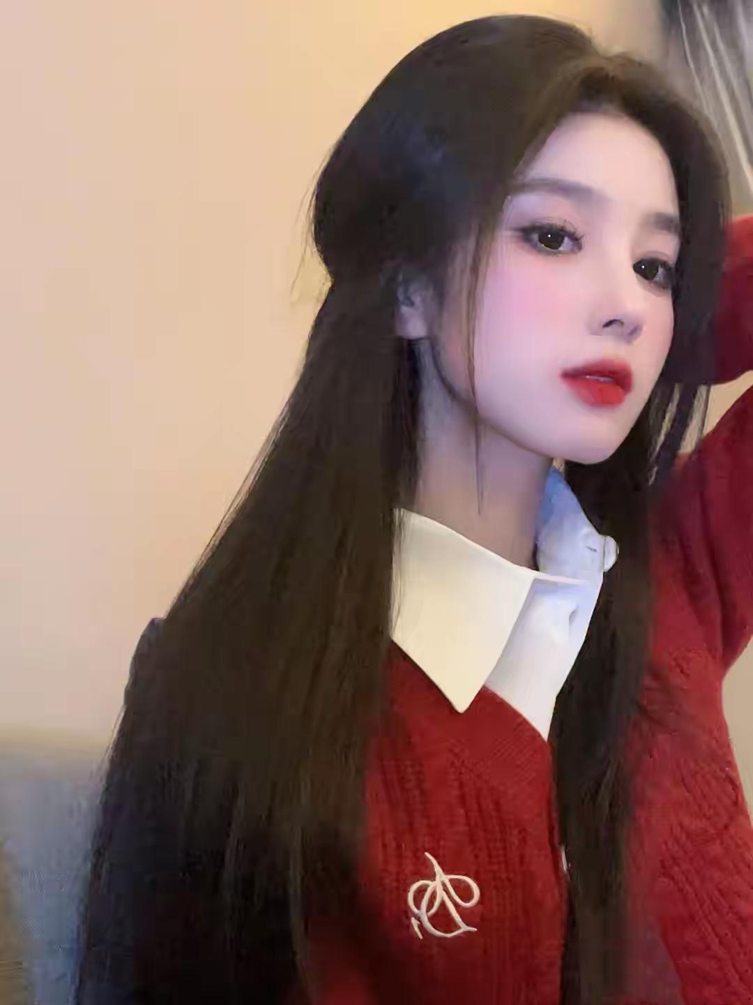 武汉一校花，仙姿玉色，堪称上帝吻过的容颜，美得让人移不开眼