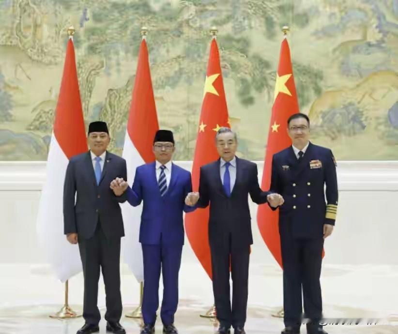 中印尼举行第二次2+2部长对话会议！

出访韩国的王毅外长结束既定行程后，抵达印