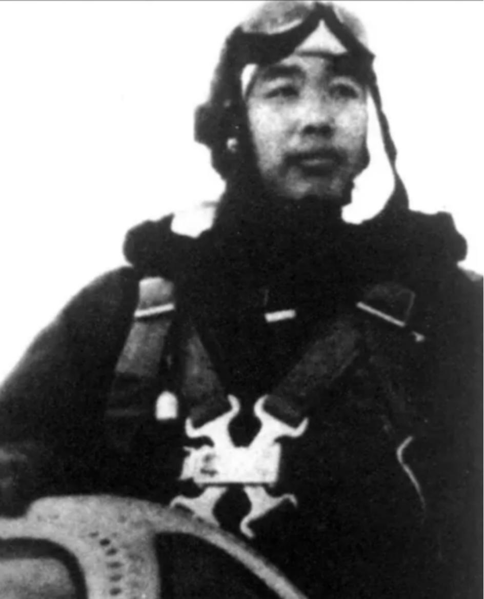 绝境不屈！志愿军"孤胆英雄"华龙毅的铁血空战
 
1951年10月10日，志愿军