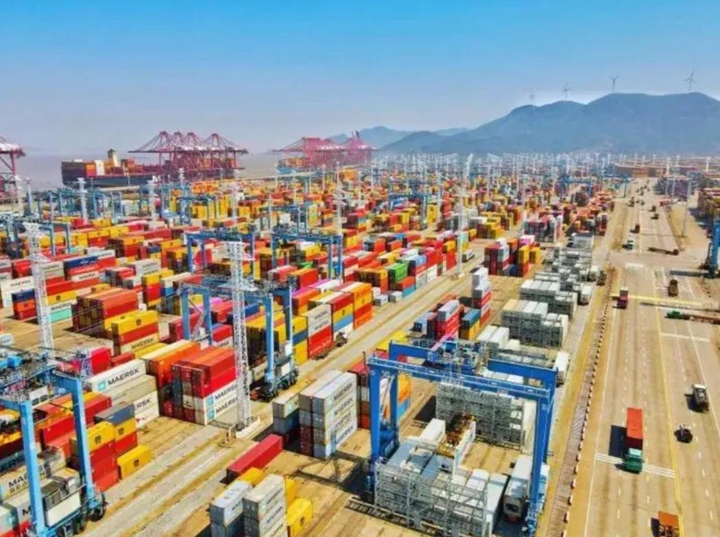 全球二十五大吞吐量的港口
中国.湛江港：25555万吨

中国.南京港：2685