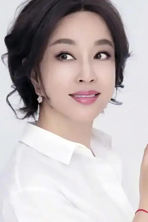 这个世界上我最想不通的人，
就是刘晓庆了！
你说她都76岁了，无儿无女，要那么多