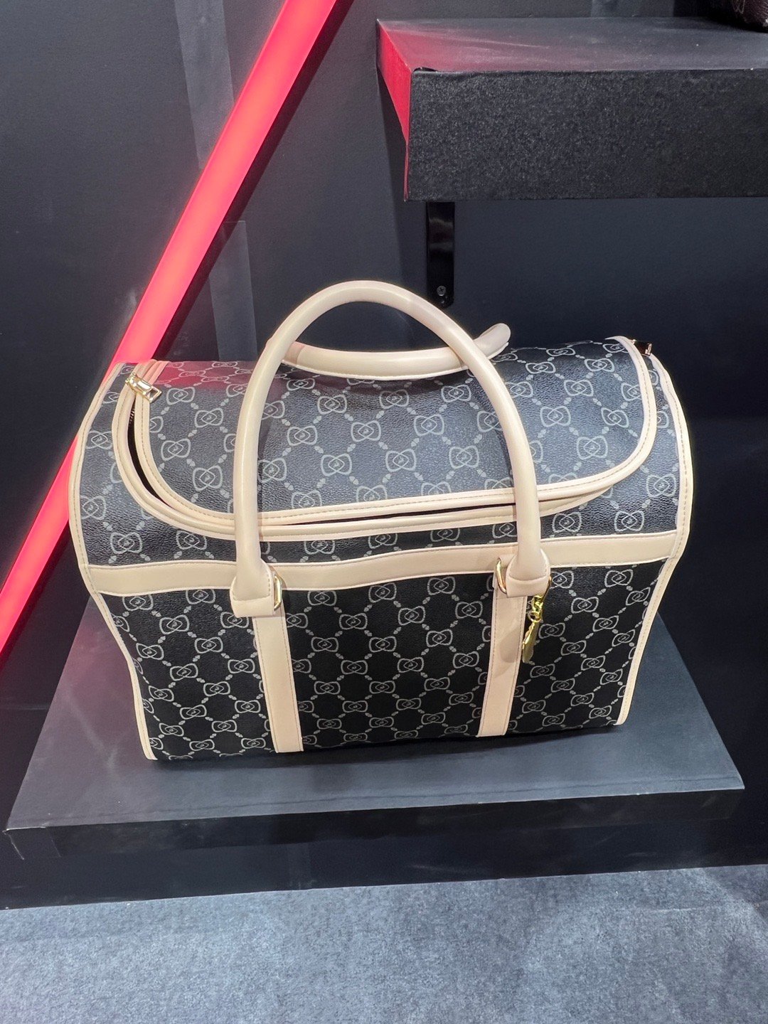 慢半拍吐槽亚宠展~（其实是回杭之后喝大酒，宿醉了两天，手机都不想拿起来）兰博基尼