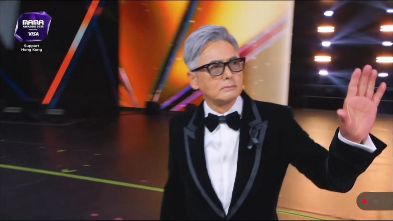 我靠 周润发出席MAMA了颁发的是年度艺人奖70岁的周润发 周润发 MAMA