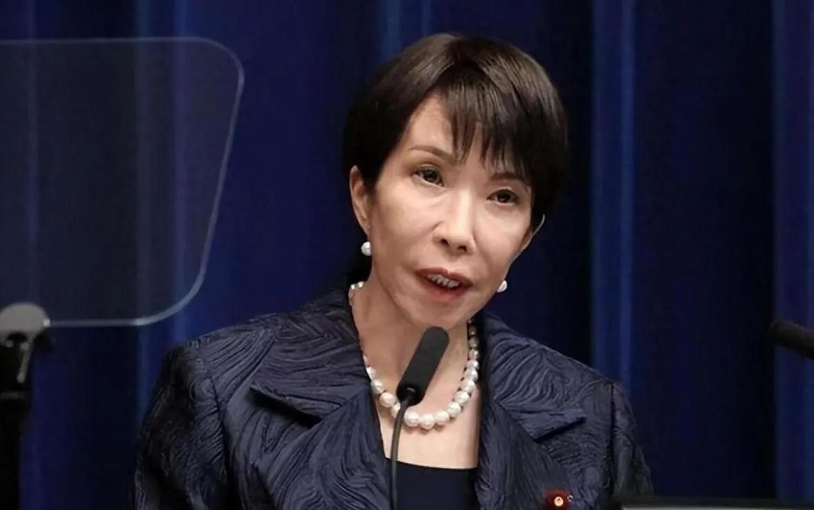 日本这么多任首相就高市早苗一女流，别看高市早是女流之辈，安培右翼首相没敢干的事她