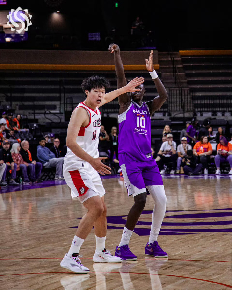 今天的杨瀚森什么水平？——出战30分钟，11中4，三分2中0，罚球1中0——拿到