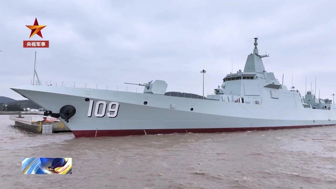 大就是好，055万吨大驱第二批次109东莞舰配置有图书室、音乐室，甚至还有健身房