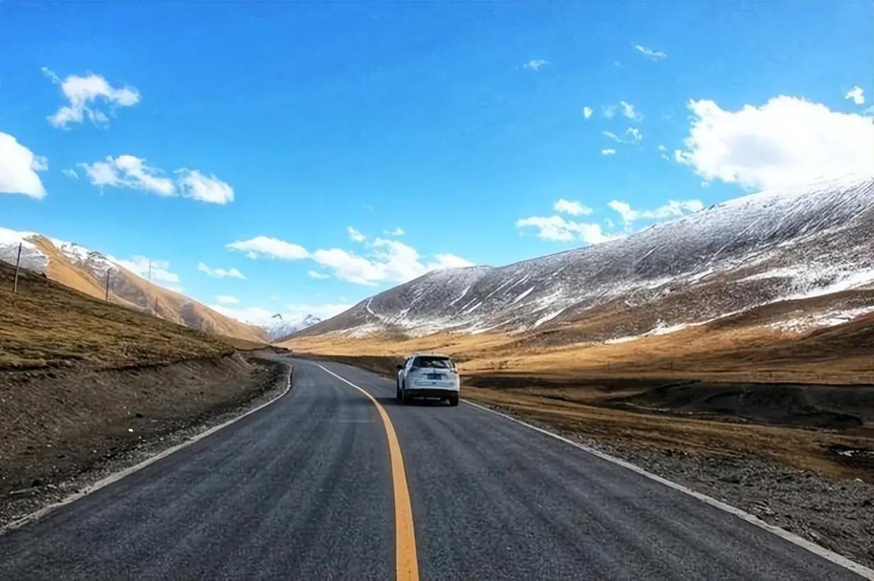 【自己开车，追求的是一种自由感吗？】

 相信不少有车的朋友在日常用车中，都会遇
